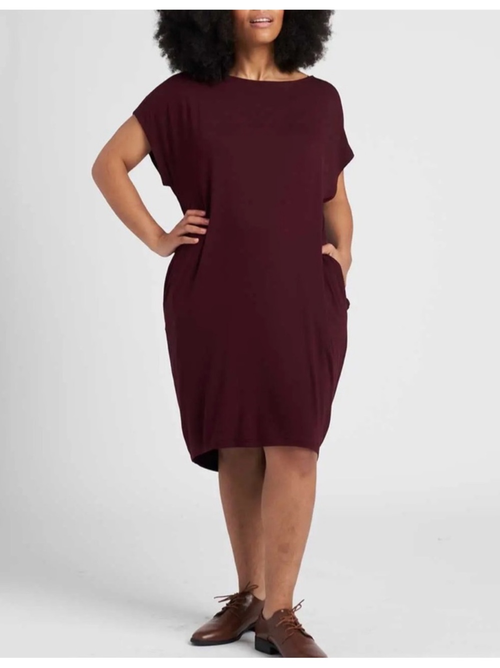 NWT Universal Standard Helen Liquid Jersey Shift Dress In Black Cherry Size M